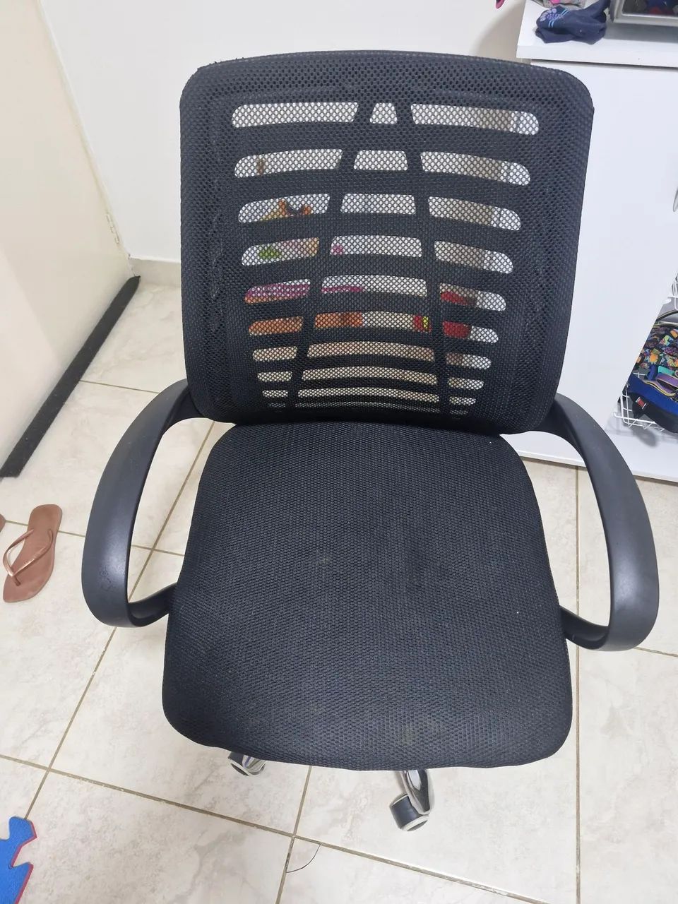 Vendo Cadeira de Escritório semi nova