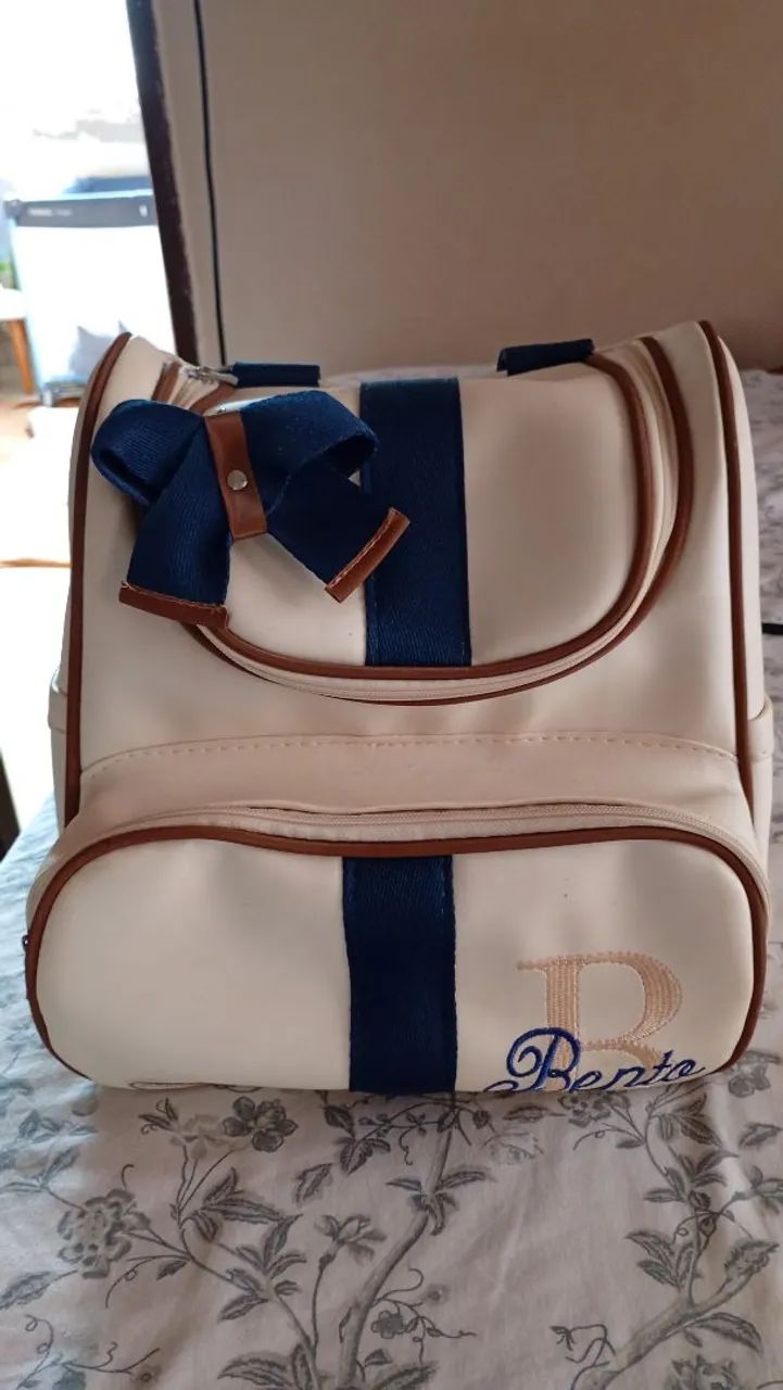 Mochila de bebê, bordada com nome Bento 