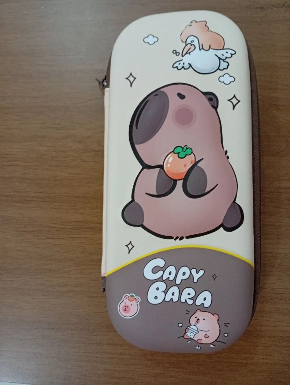 Material Escolar Estojo Capivara, fita corretiva, Bloco 3D, borracha, lápis, caneta em gel - Foto 2