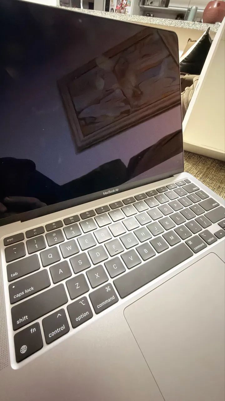 Apple Macbook Air (13 polegadas, 2020, Chip M1, 256 GB de SSD) - Cinza-espacial - Foto 2