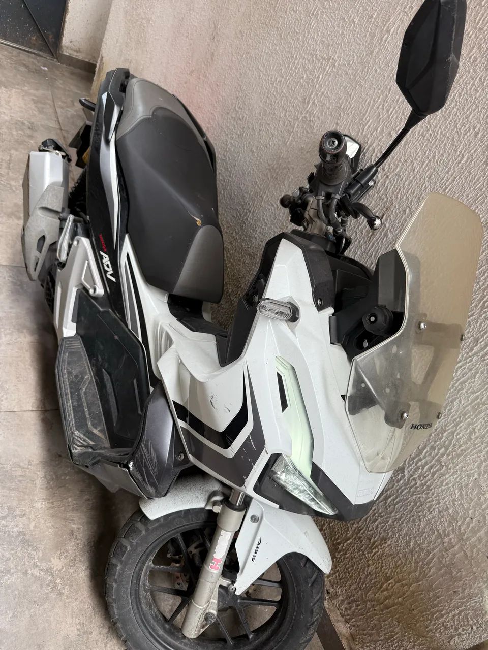 Vendo adv branca 