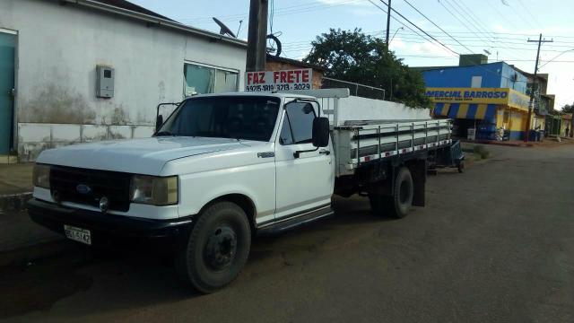 Fazer frete e mudanças caminhão F-4000