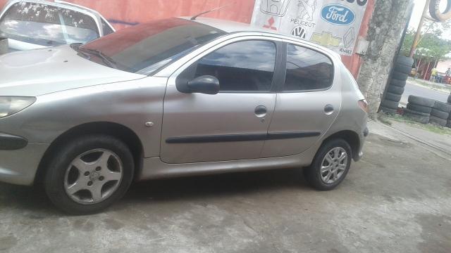 Vendo ou troco.em moto. quitado e em dias so vence mes 7 do ano que vem