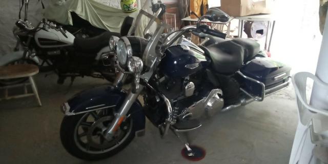 Harley davidson road king classic police
