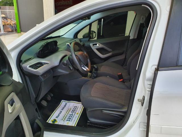 Peugeot 208 Allure - 16,9 km/l - Foto 10