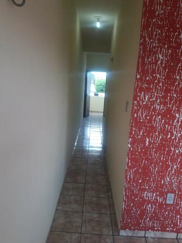 Alugo apto grande de 01 quarto com área de serviço/ 1ºandar-Conj:Araturi novo - Foto 2