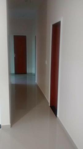 Alugo Linda Casa em Flores com 03 Quartos e 1 Suíte em Rua com Guarita - Foto 2