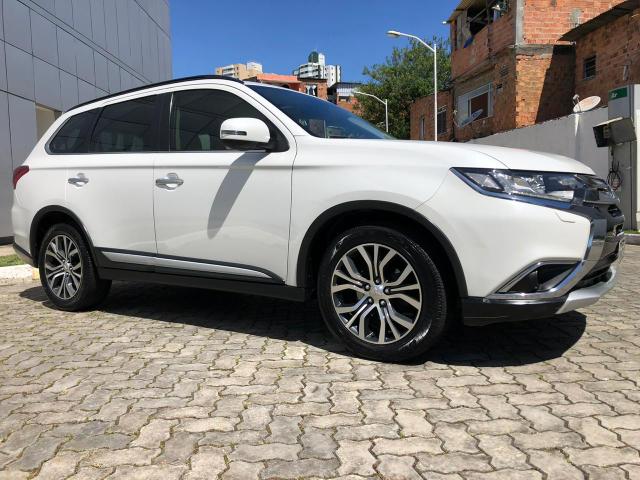Outlander 2016, 2.2 Diesel, 4x4, 7 lugares. TODAS AS REVISÕES NA CONCESSIONÁRIA!!! - Foto 2