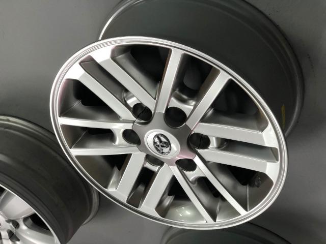 Rodas Aro 17 Toyota Hilux Original SRV Pintura Hiper Prata - Foto 6