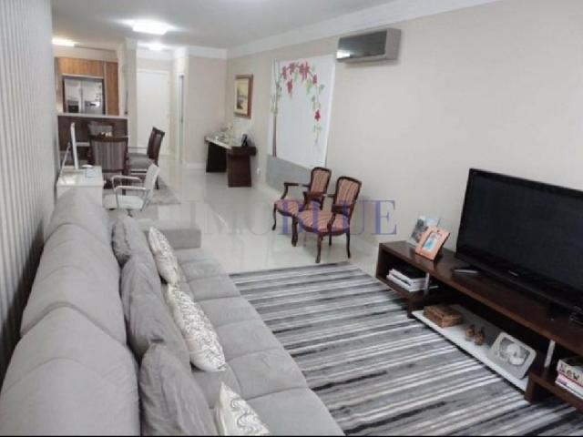 Belo apartamento em charmoso bairro de florianópolis, de alto padrão possibilitando fac...