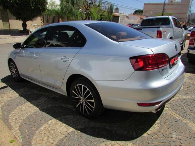 VW - VOLKSWAGEN JETTA HIGHLINE 2.0 TSI 16V 4P TIPTRONIC 