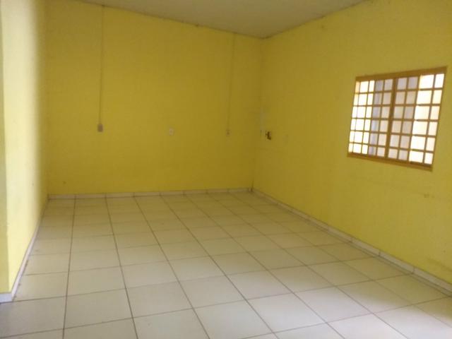 Vendo casa 3 quartos Ao lado do Atacadão Go 060 saída P/ Trindade / Shopping America - Foto 5
