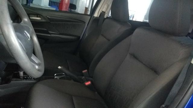 Honda fit lx 1.5 automatico 2015 com 33.000KM rodado ipva 2019 e transferência grátis - Foto 3