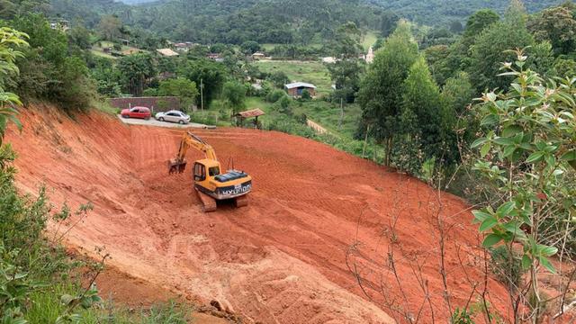 Lote para chácara no interior de Camboriú Caetés 3.000m² Valor R$90.000,00 de entrada - Foto 2