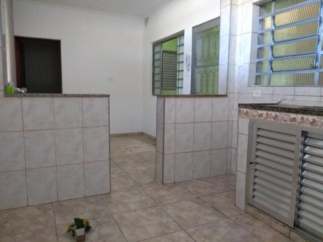 Casa próximo ao Centro de Ferraz de Vasc.- - Foto 8