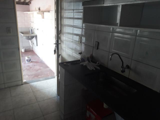Casa à venda na QNJ. 3 quartos com amplo quintal. Desocupada - Foto 5