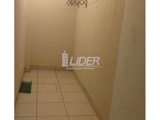 Casa de condomínio para alugar com 2 dormitórios em Saraiva, Uberlândia cod:864946 - Foto 3