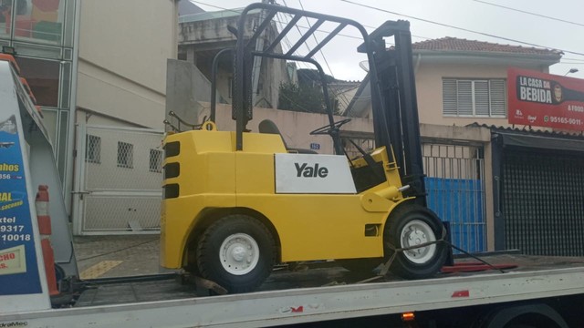 Empilhadeira Yale 2,5t nacional 