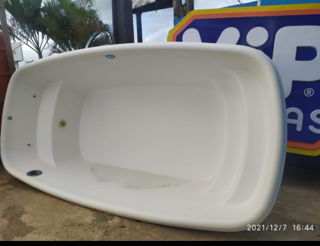 Vendo piscina 4x2x1 completa 