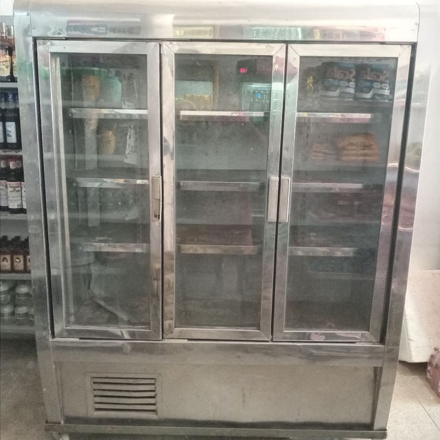 Freezer expositor vestical 3 portas 