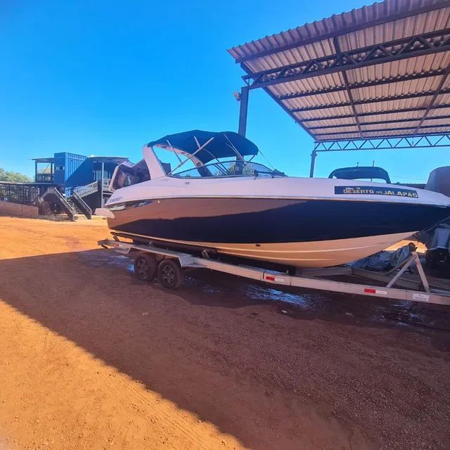 Lancha Ventura V250 confort