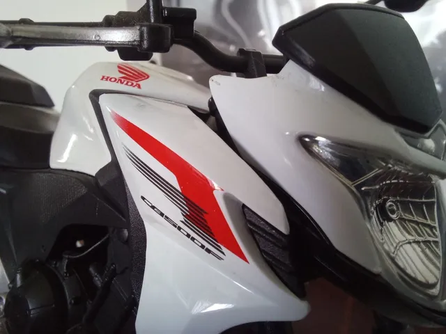 Moto de Ferro Corrida Miniatura Honda CBR1000RR 1:12 na Caixa