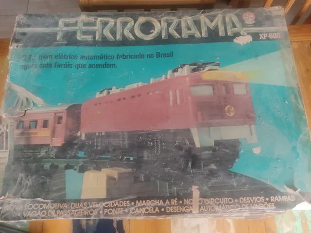 Brinquedos Raros - Conjunto Big Trem com uma Locomotiva dois Vagões e  Trilhos Década de 1980