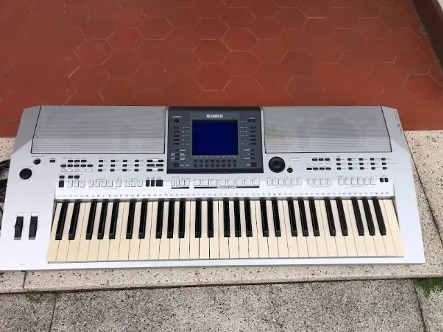 Teclado musical yamaha psr s700