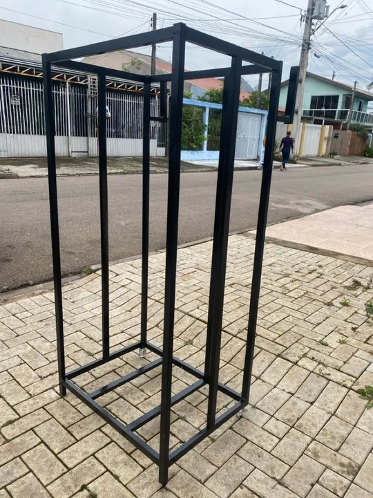 Expositor para carvão de churrasco
