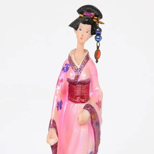 Grande Escultura representando Gueixa com trajes típicos em resina policromada *Descrição - Foto 4