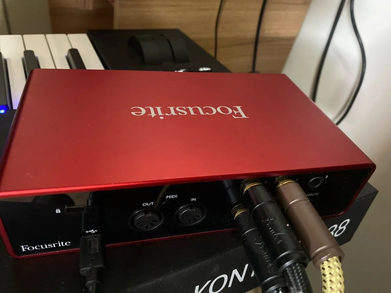 Interface de Áudio Focusrite Scarlett 4i4 - Nova! - Foto 4