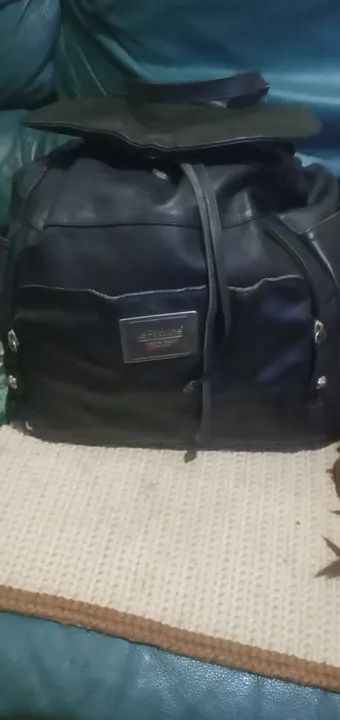 Mochila  de  couro le postiche 