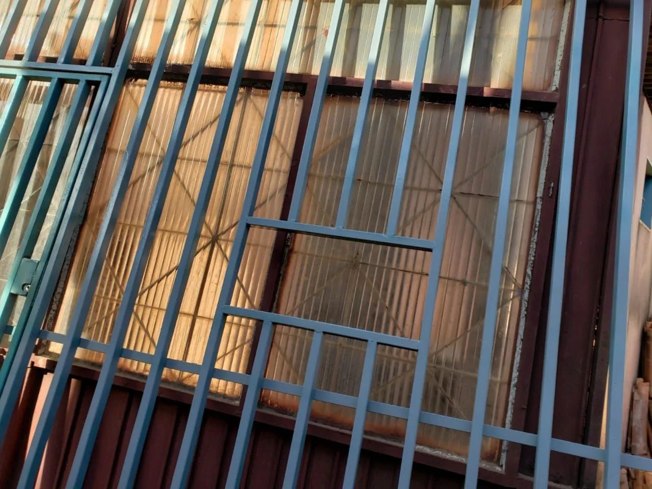 Grade, janelas, telhas - Foto 2