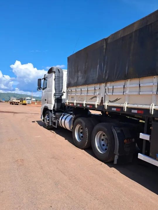 Vendo Volvo FH 440 2010 automático engatado no bi trem Randon