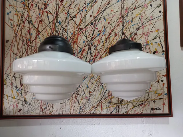 Antigo Lustre Em Opalina Branca 22x18.