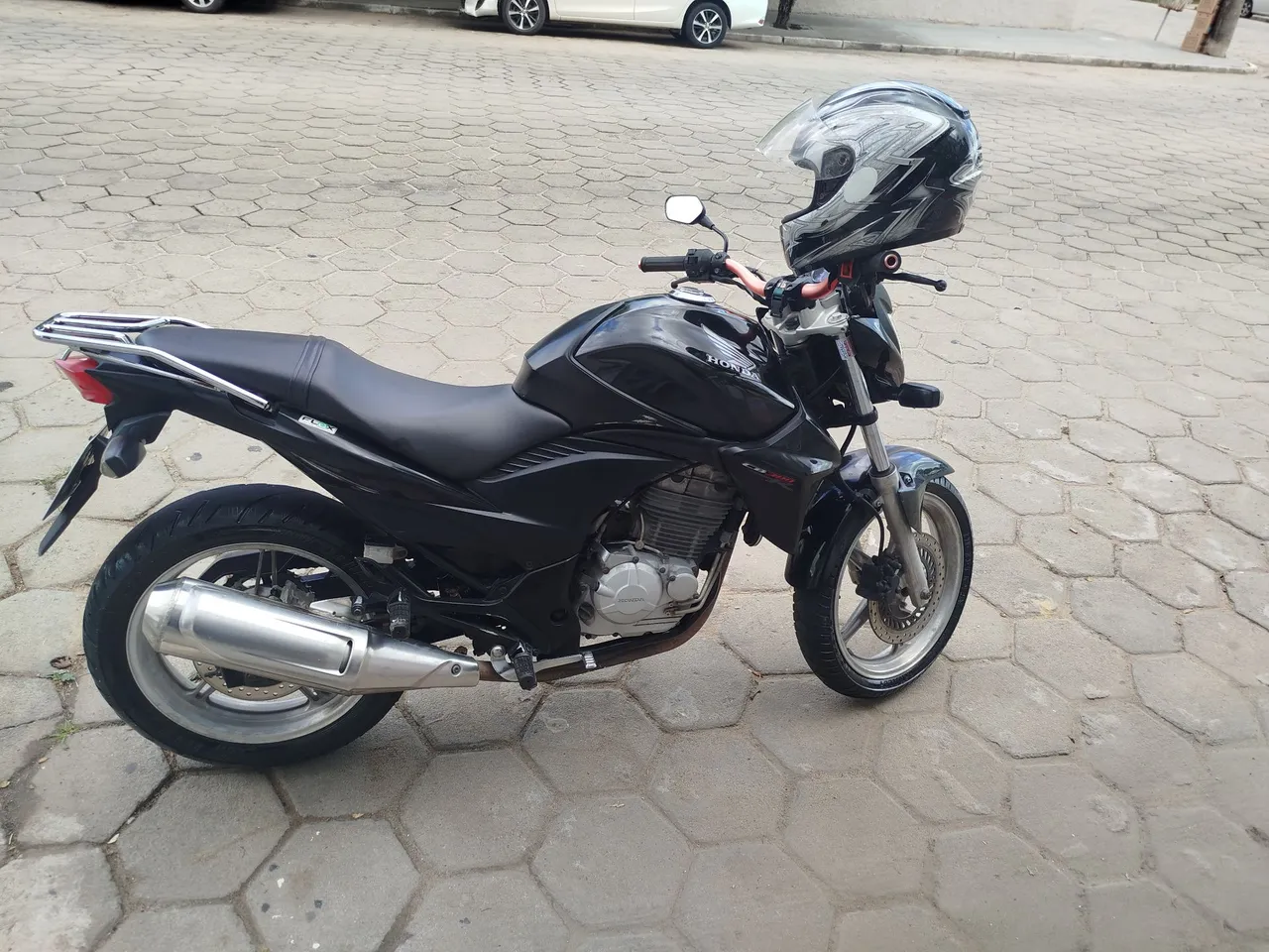 MOTO CB 300cc