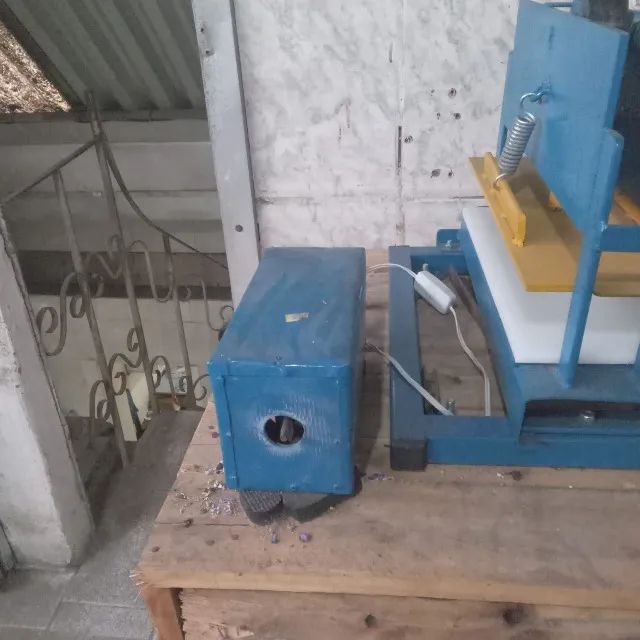 vendo prensa de  chinelo manual