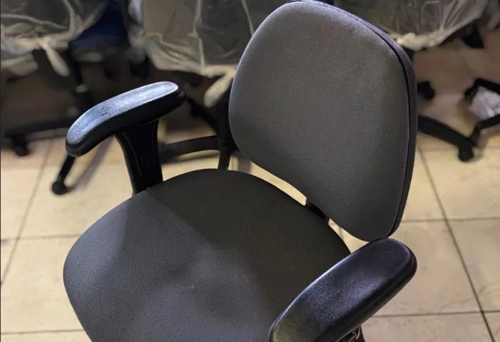 Cadeira para Escritório Ergonômica NR17 - Flexform - Cor Cinza - Foto 3
