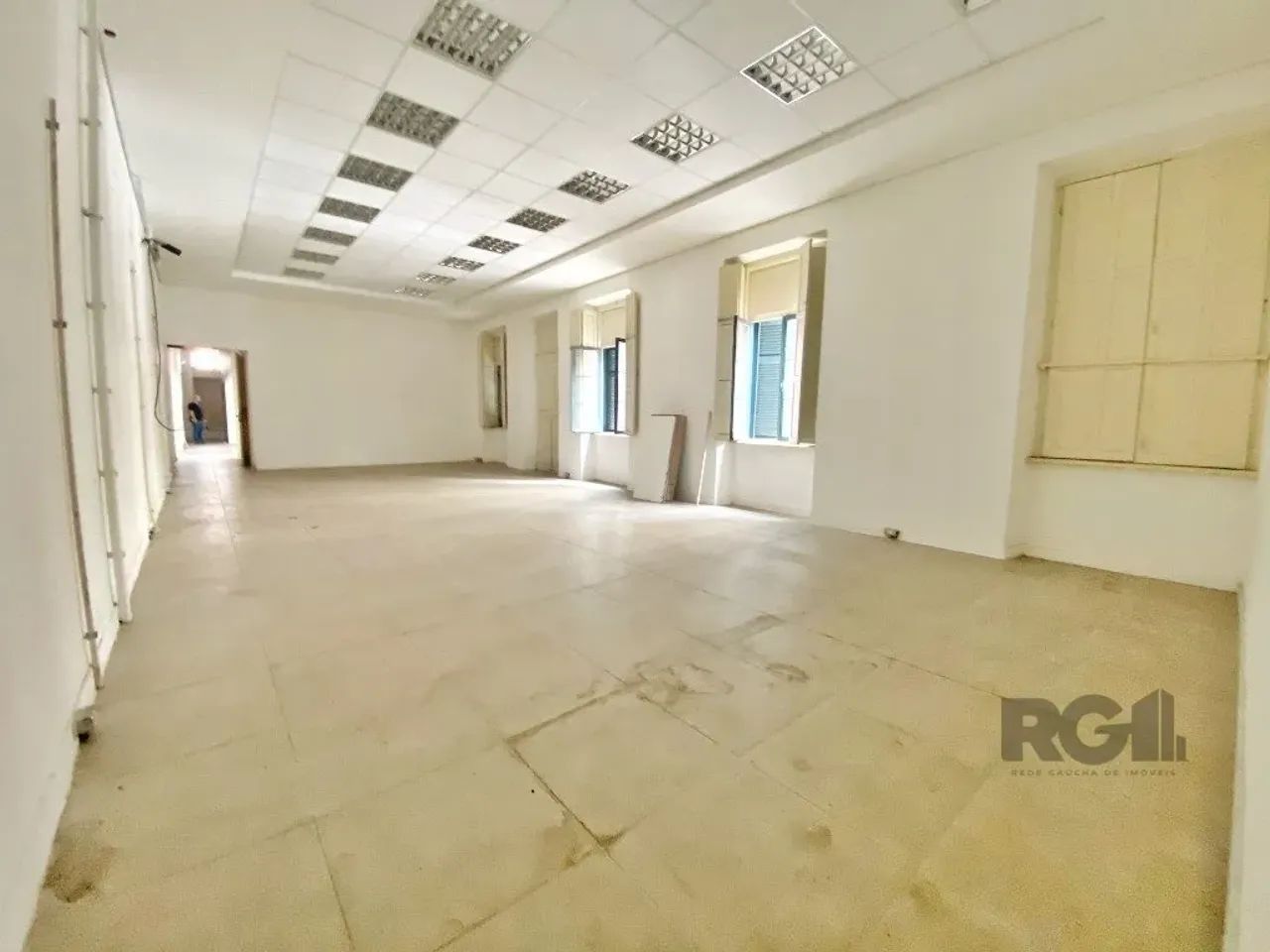 Prédio comercial em localização de esquina privilegiada no Centro Histórico, todo restaura - Foto 5