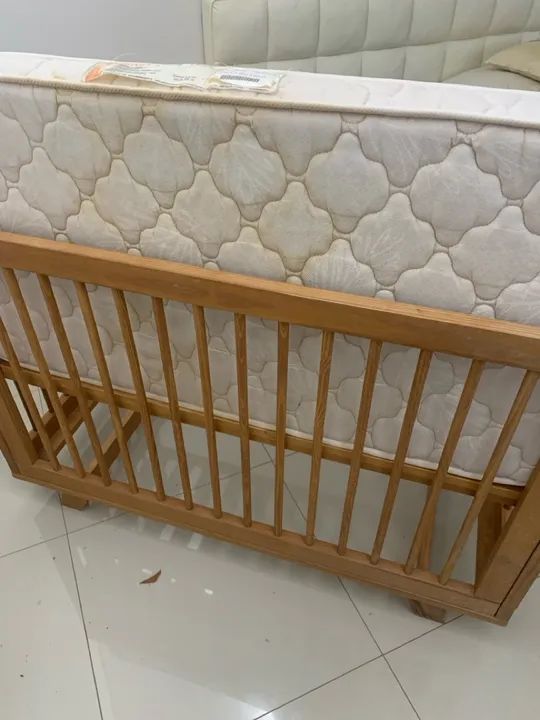 Berço de madeira para bebê
