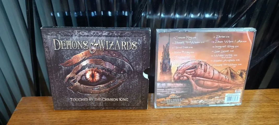 CD - Demons Wizards - Touched by The Crimson King - Foto 4