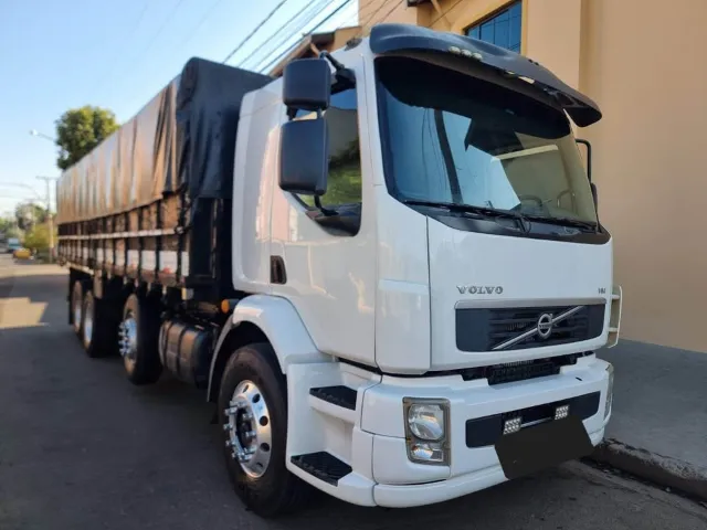Volvo Vm260 8x2 Graneleiro Ano 2011