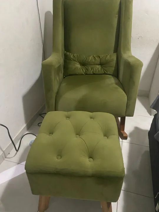 Poltrona Amamentação e Puff Verde - Conforto e Estilo - Foto 2