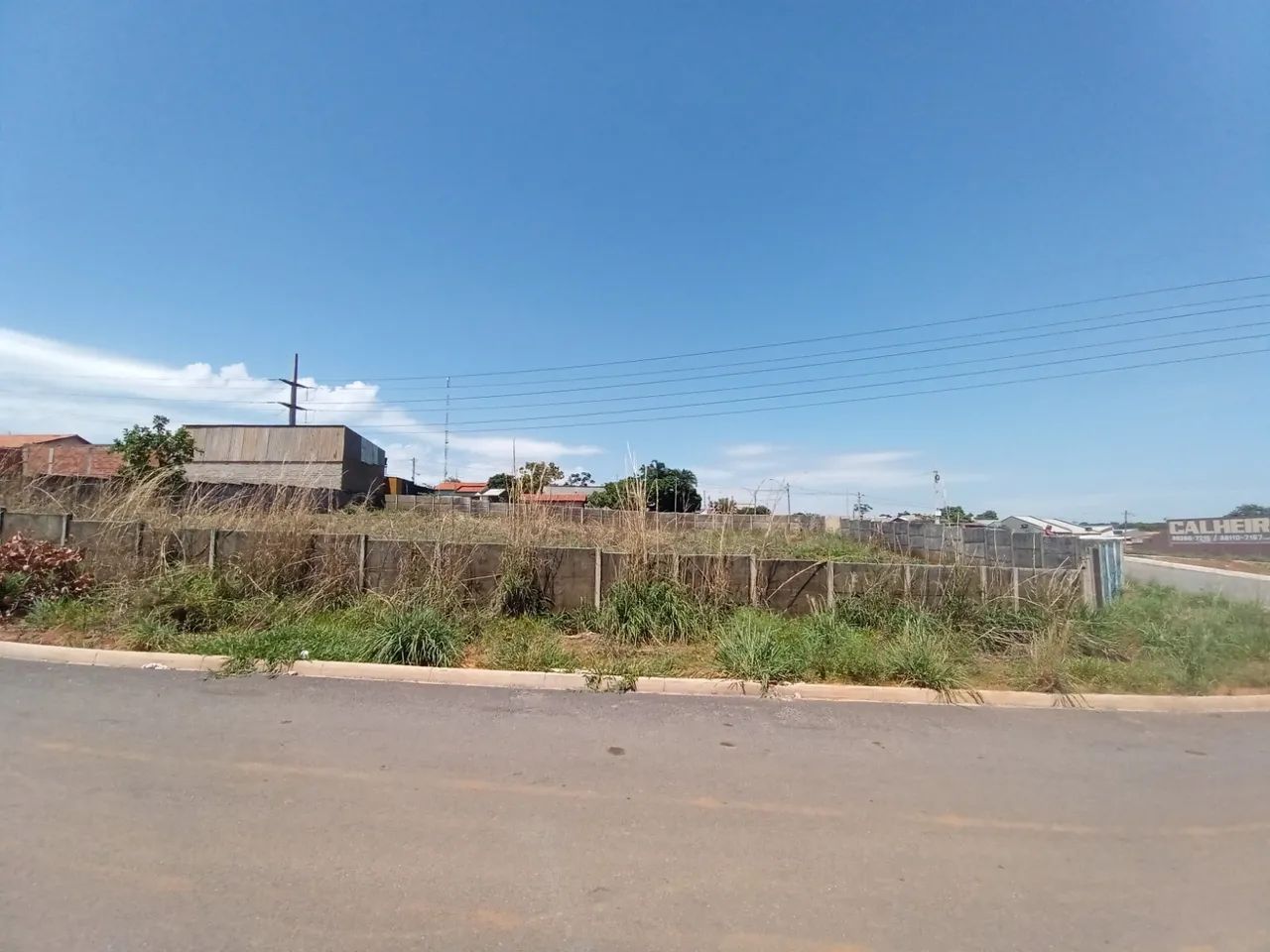 Area Comercial 1.247m² (Asfalto e Agua ) Bairro Itapuã