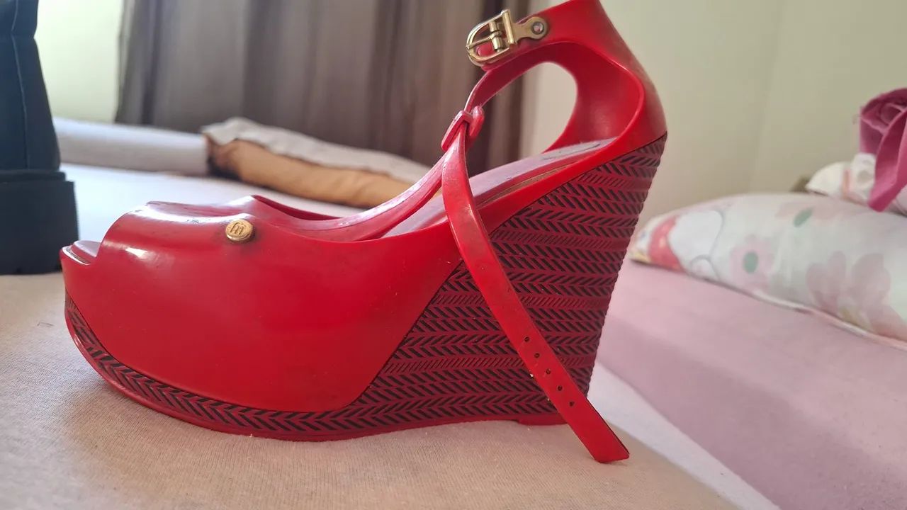 Bota plataforma preta - Foto 3