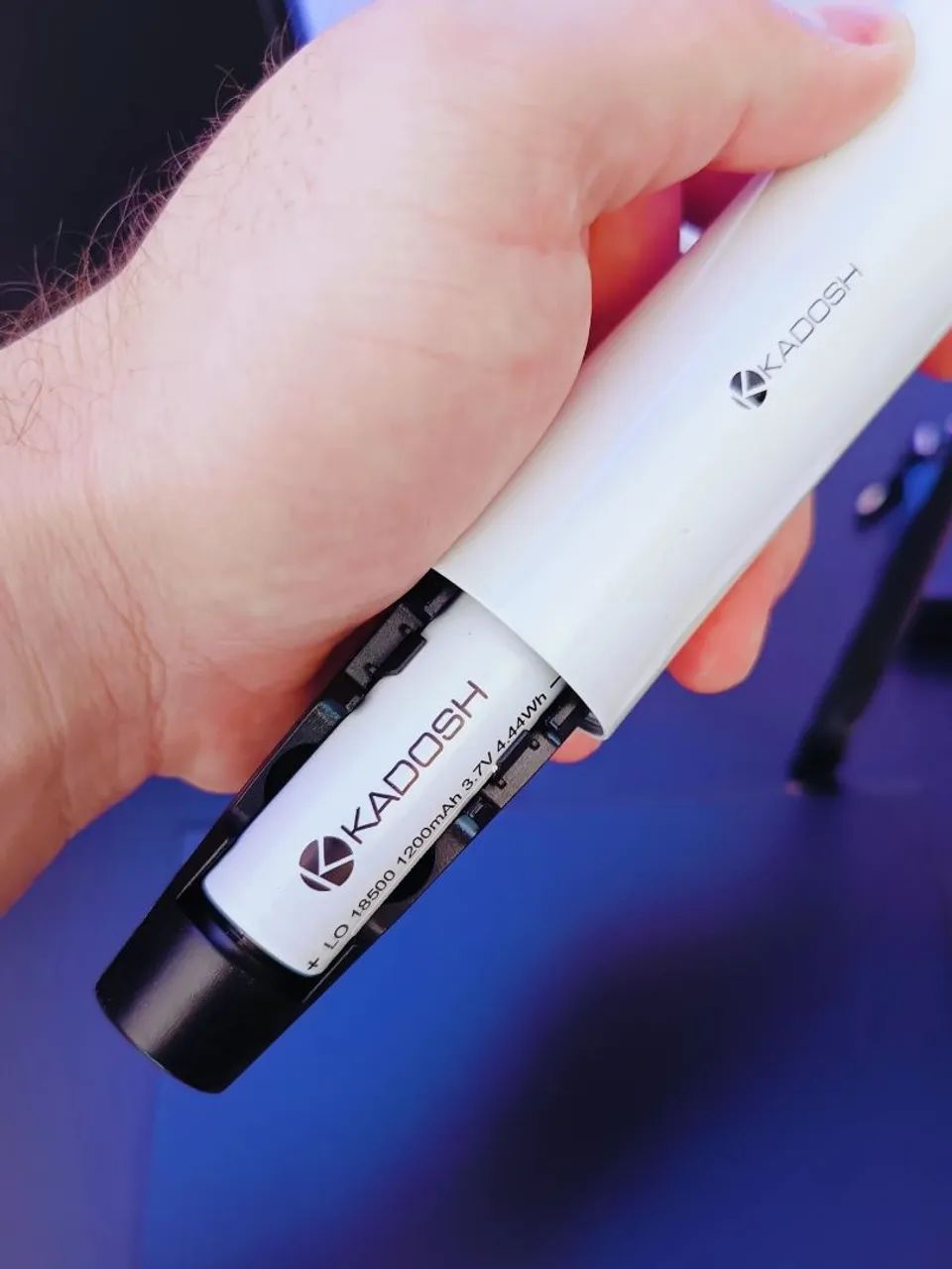 Microfone Profissional Duplo Kadosh K502M Branco 660-690MHz - Foto 3