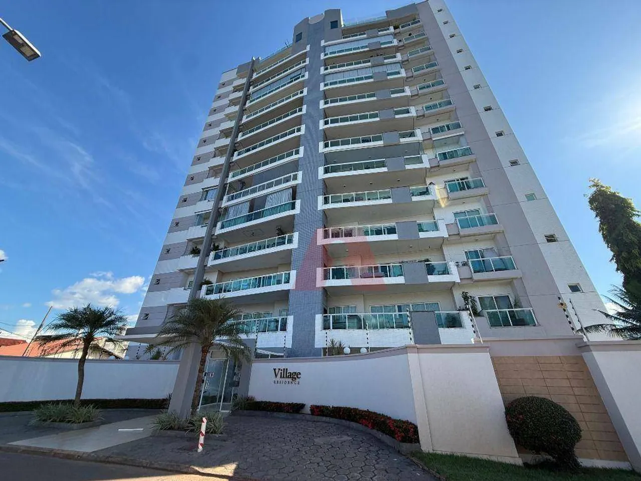 Apartamento com 3 dormitórios para alugar, 202 m² por R$ 8.416,63/mês - Village Residence