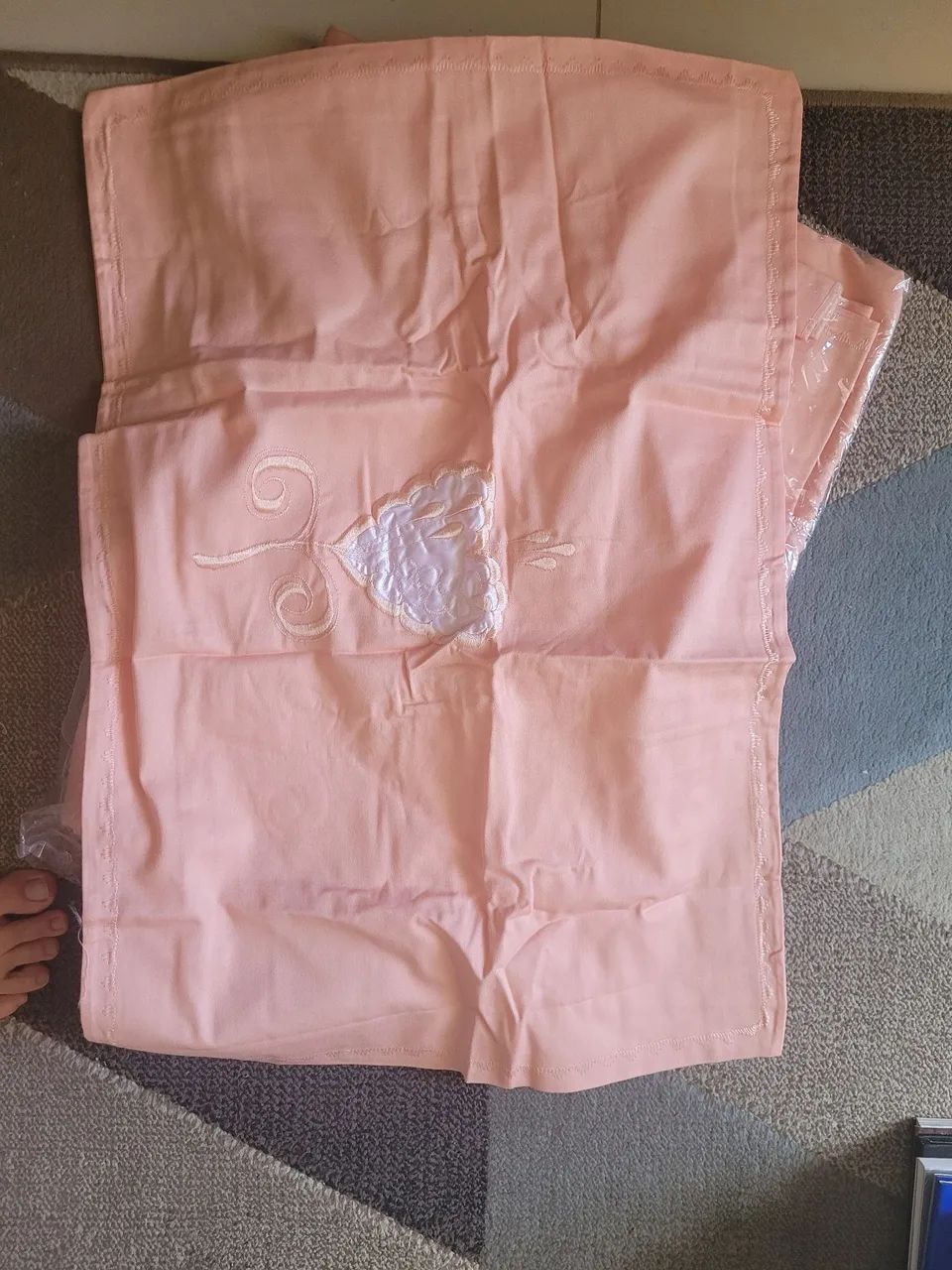 Colcha Box de cama bordada