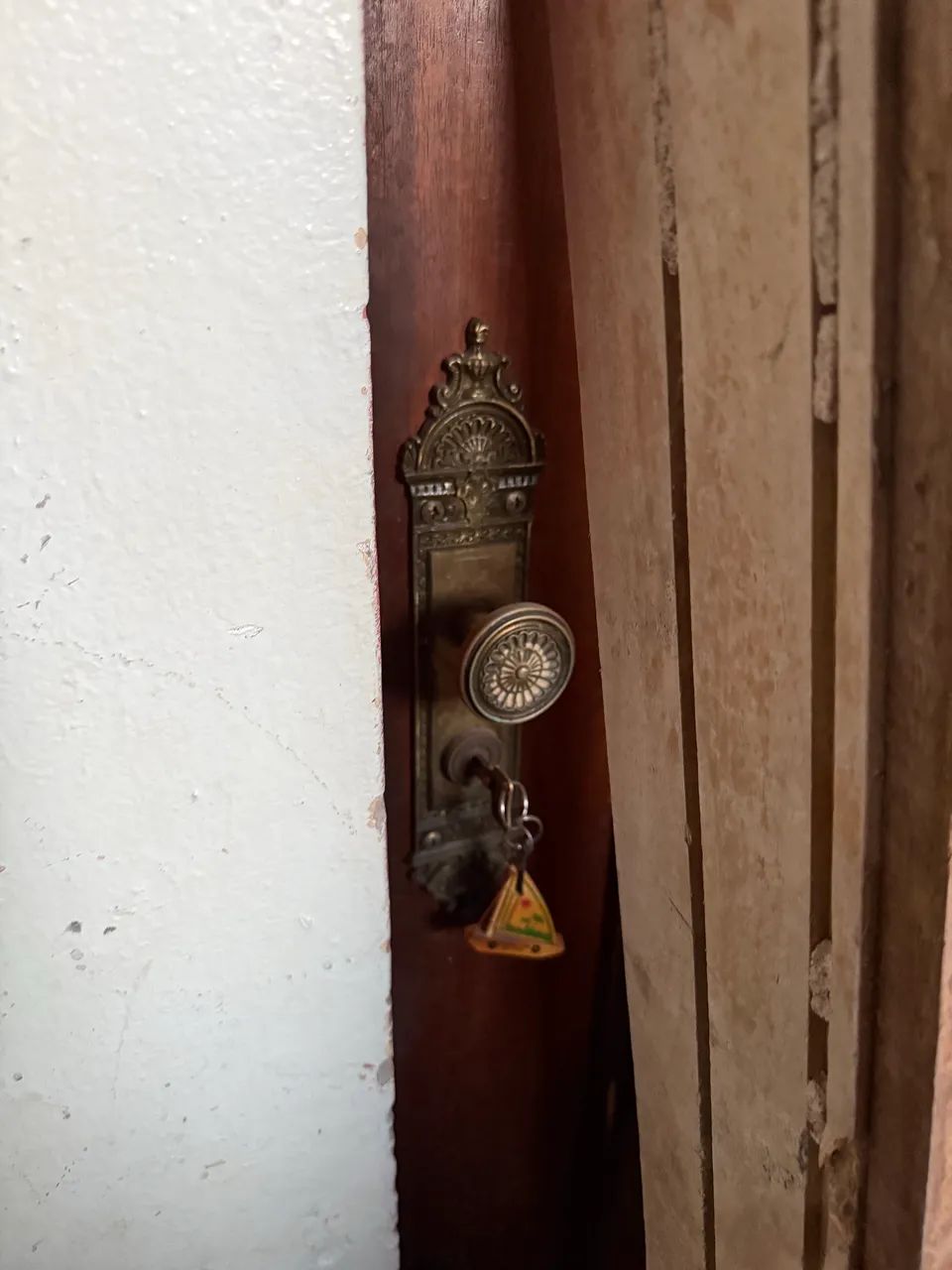 Porta de madeira 64640376129537120