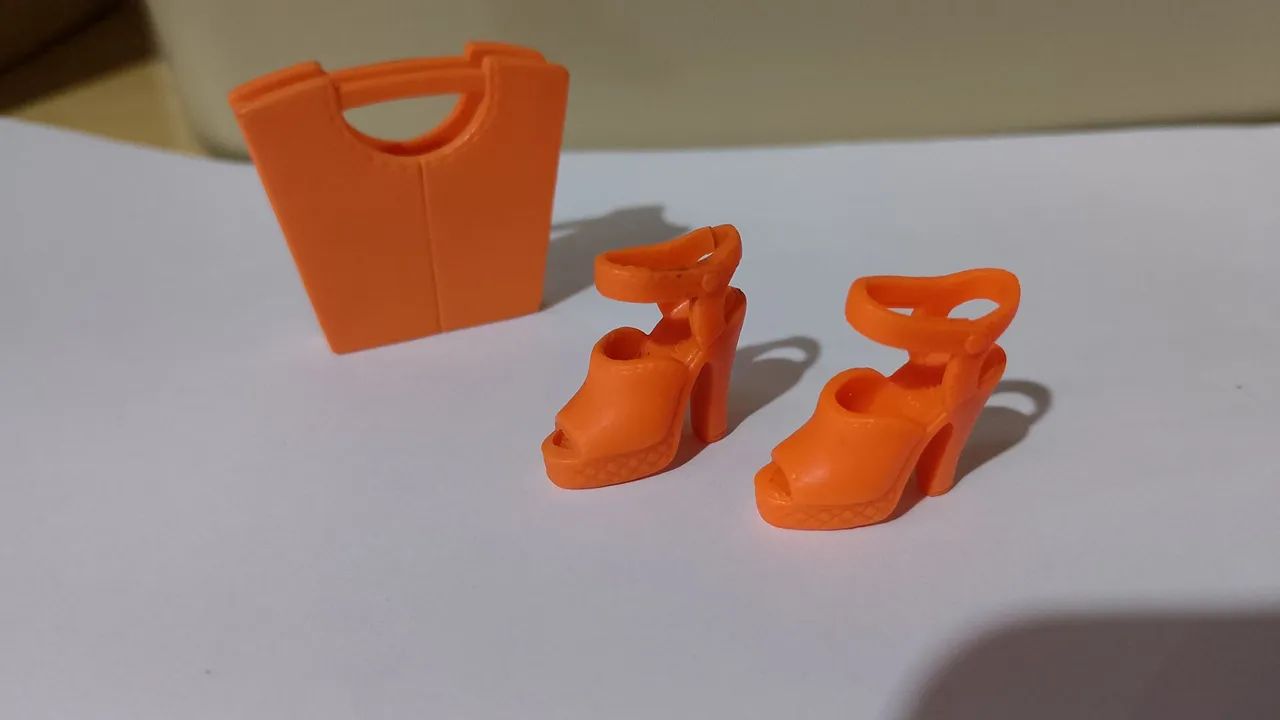 Acessórios para boneca Barbie - Bolsa e sapato laranja
